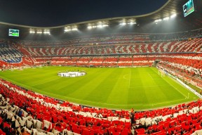 Milan Sports-王者归来！浓眉哥首秀惊艳全场，热火主场沸腾如熔岩